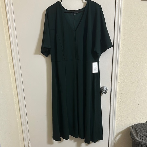 NWT Eloquii Elegant Dark Green Emerald MIDI Dress - Picture 1 of 6